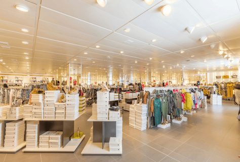 How White Fox Boutique Became a Leader in Apparel (HBBIP #33)