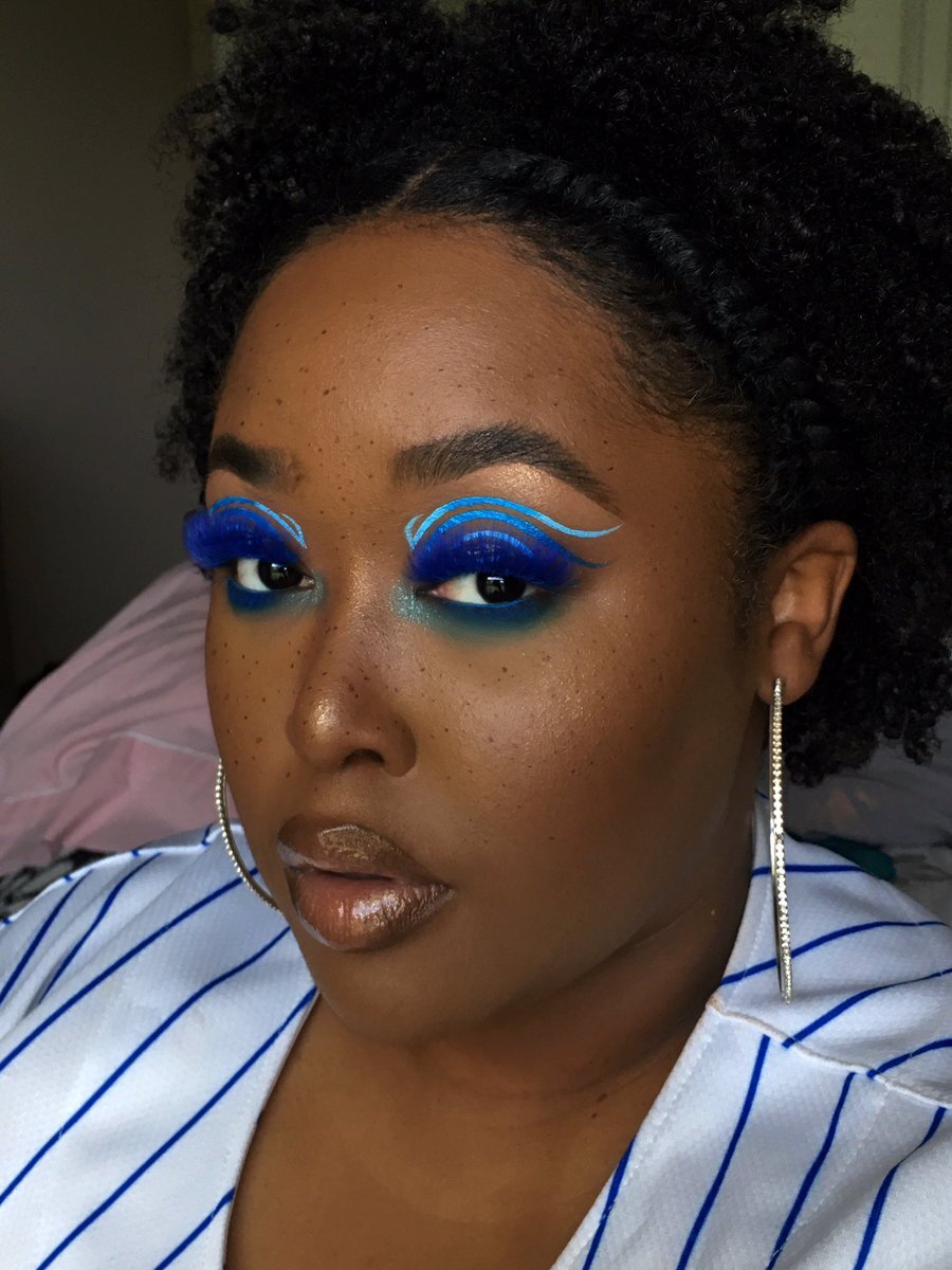 TikTok influencer Tajia Reed shows off a blue cut crease. 