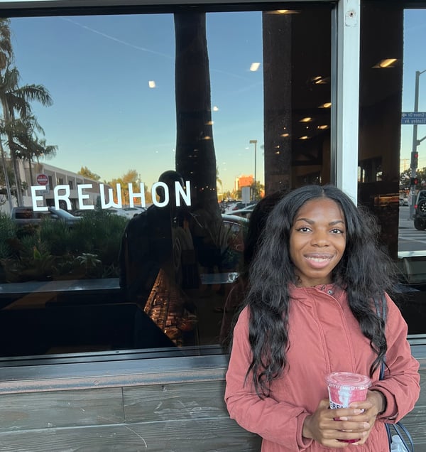 creatoriq tries the $18 erewhon smoothie